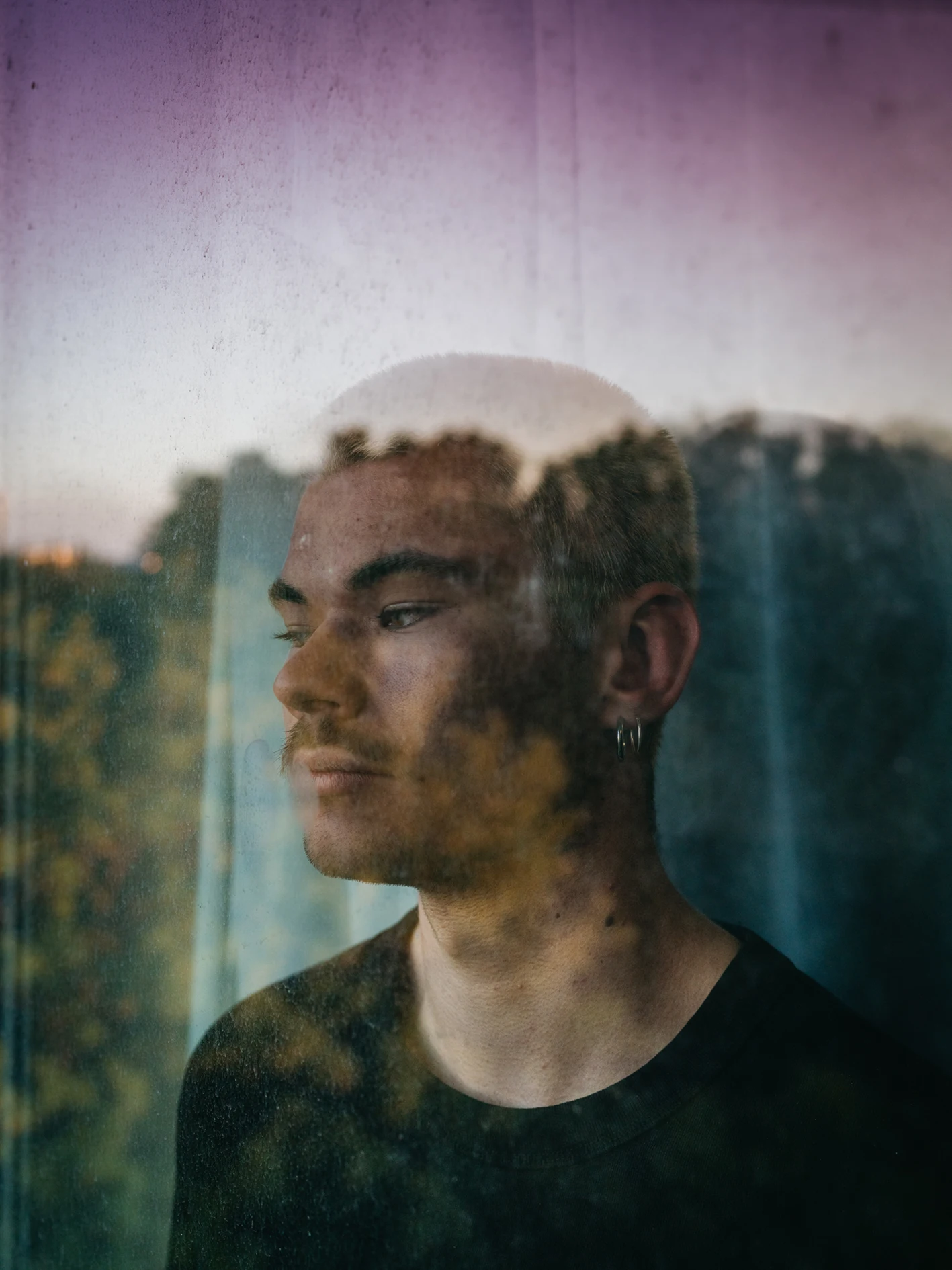 Gleichberechtigung, Selbstbestimmung, Lebensentscheidungen, Menschenrechte, Grundrechte, Unabhängigkeit, Gesellschaftsnormen, Porträtserie, Respekt, Vielfalt, Individuelle Entscheidungen, Lebensphilosophien, Lebenswelten, Transgender Rights, Intersex Awareness, LGBTIQ Rights, Gender Vielfalt, queer, Trans Visibility, Nonbinary, Non-binary, Gender Equality, Sexuelle Vielfalt, Identität, Genderidentity, Community Support, Respect My Identity, Queer Voices