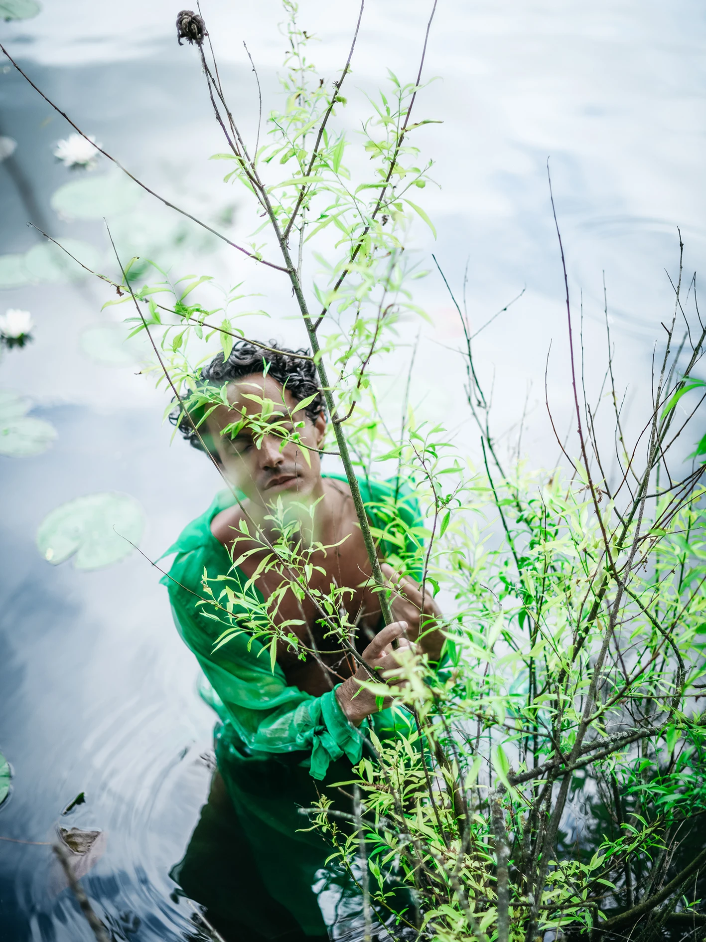 Gleichberechtigung, Selbstbestimmung, Lebensentscheidungen, Menschenrechte, Grundrechte, Unabhängigkeit, Gesellschaftsnormen, Porträtserie, Respekt, Vielfalt, Individuelle Entscheidungen, Lebensphilosophien, Lebenswelten, Transgender Rights, Intersex Awareness, LGBTIQ Rights, Gender Vielfalt, queer, Trans Visibility, Nonbinary, Non-binary, Gender Equality, Sexuelle Vielfalt, Identität, Genderidentity, Community Support, Respect My Identity, Queer Voices