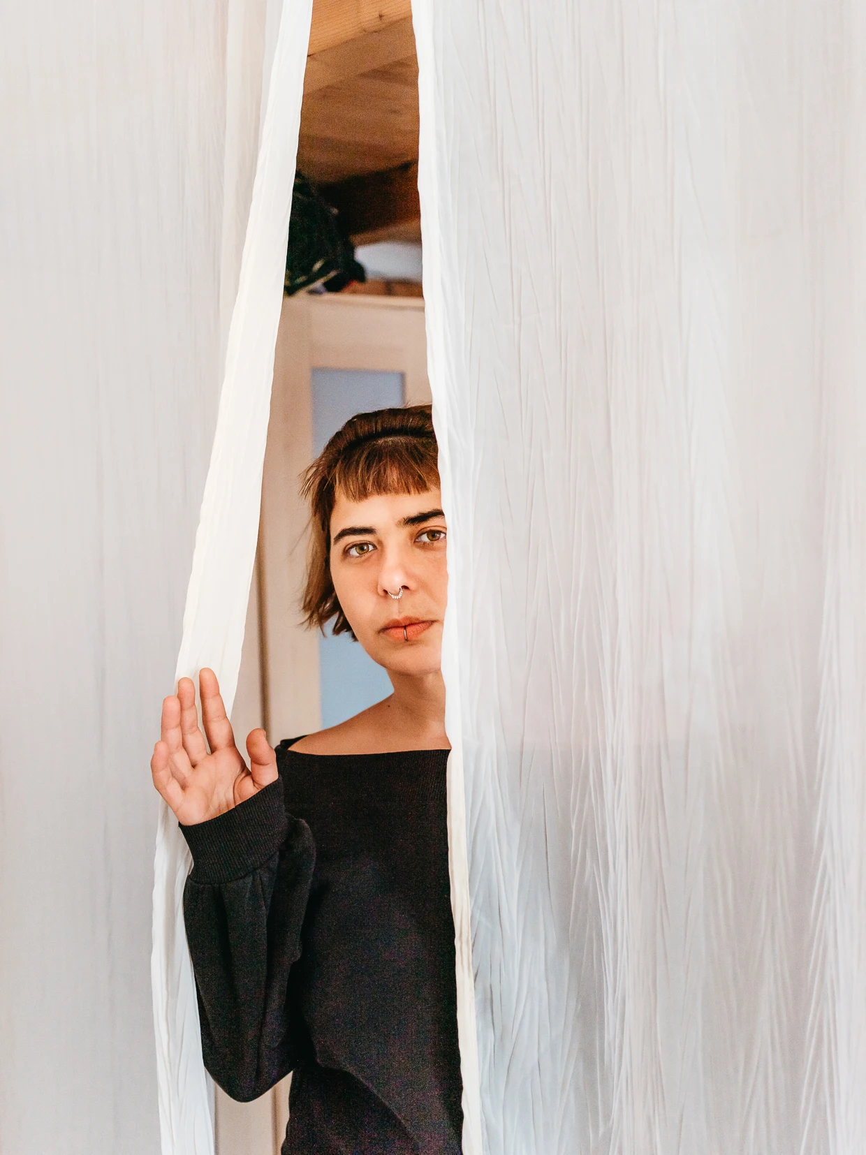 Gleichberechtigung, Selbstbestimmung, Frauenrechte, Lebensentscheidungen, Menschenrechte, Grundrechte, Unabhängigkeit, Gesellschaftsnormen, Porträtserie, Respekt, Vielfalt, Feminismus, Kinderfragen, Individuelle Entscheidungen, Lebensphilosophien, Lebenswelten, Kinderlos